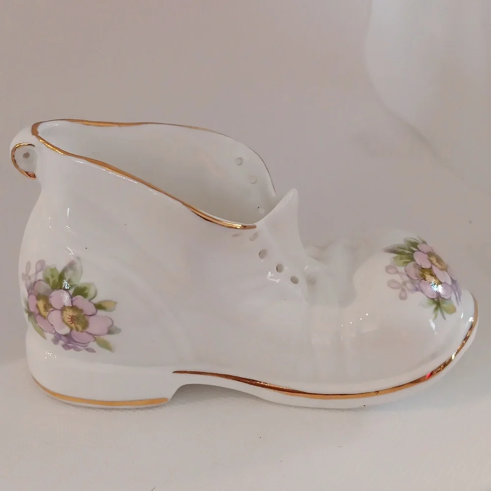 Royal Tara Ireland ceramic shoe - Picture 3 of 5